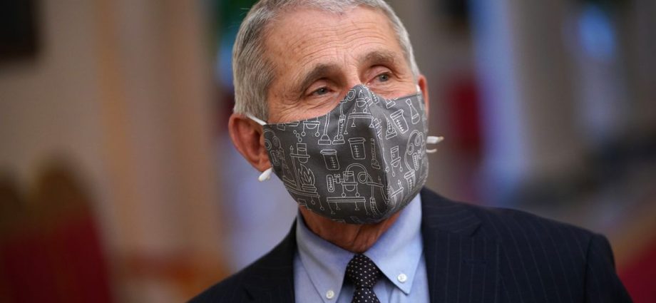 Dr.Fauci: Americans may be wearing face masks in 2022