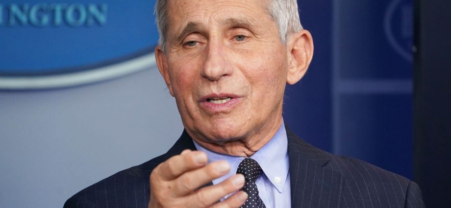 Dr.Fauci: Americans will achieve herd immunity in summer 2021. There are two conditions