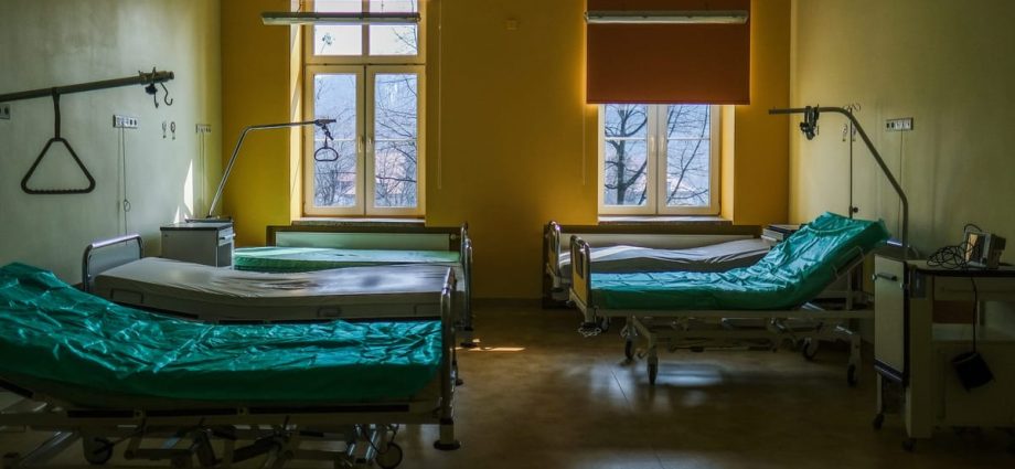 Dr Szułdrzyński: Polish health care devastated after two years of pandemic, now another challenge