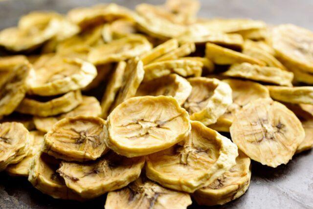 Dried bananas: benefits and harms to the body, common drying methods