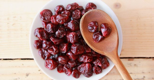 Dried cherries for the winter at home: how to cook in the oven, in an electric dryer, in the sun