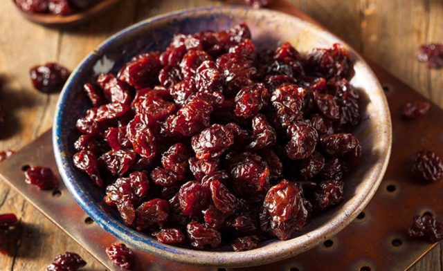 Dried cherries for the winter at home: how to cook in the oven, in an electric dryer, in the sun