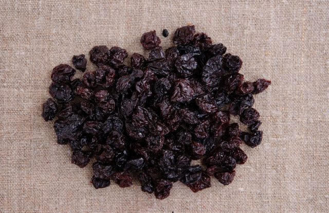 Dried cherries for the winter at home: how to cook in the oven, in an electric dryer, in the sun