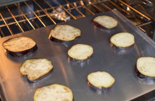 Dried eggplant for the winter: cooking recipes