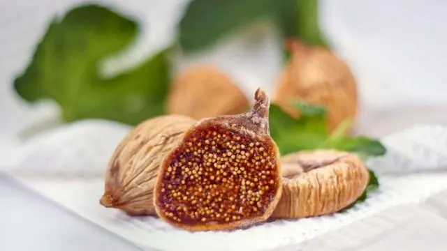 Dried figs: benefits and harms