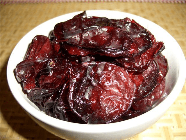 Dried plums at home