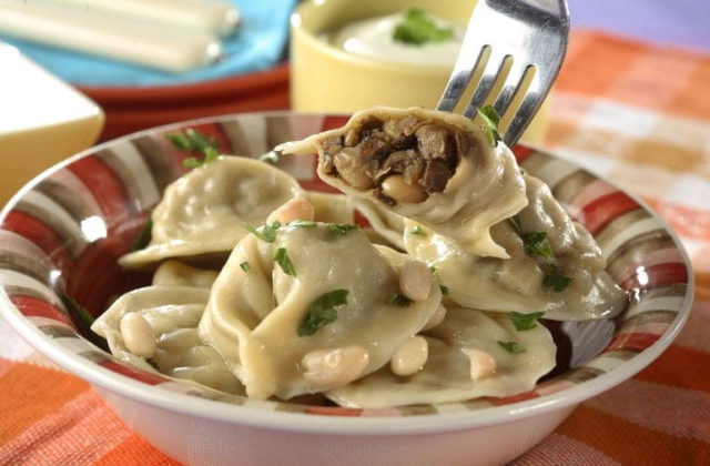 Dumplings with milk mushrooms: recipes how to make