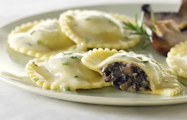 Dumplings with mushrooms: recipes, how to cook