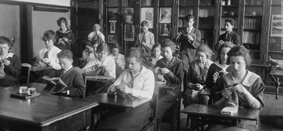 During the Spanish epidemic, the children returned to school. How did it end?