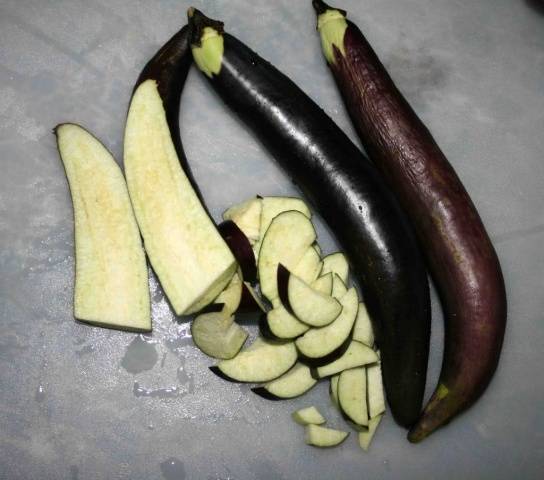 Early varieties and hybrids of eggplant for the Moscow region