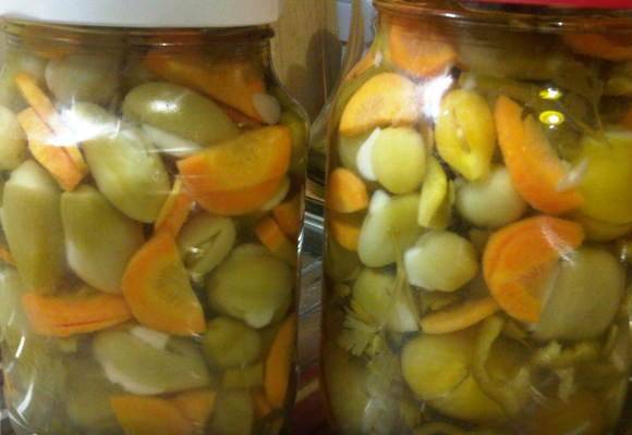 Easy recipe for small green pickled tomatoes