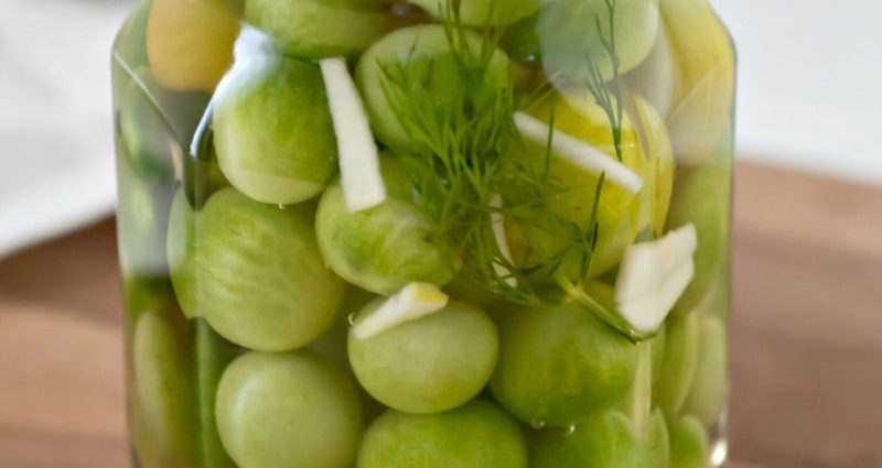 Easy recipe for small green pickled tomatoes