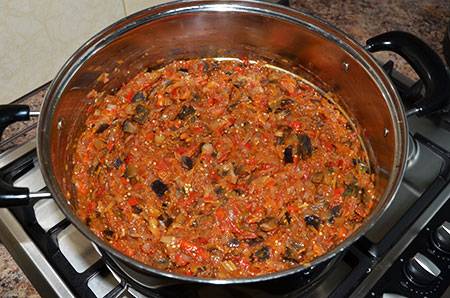 Eggplant caviar for the winter without sterilization 