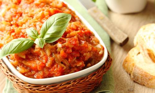 Eggplant caviar with tomato paste: recipe