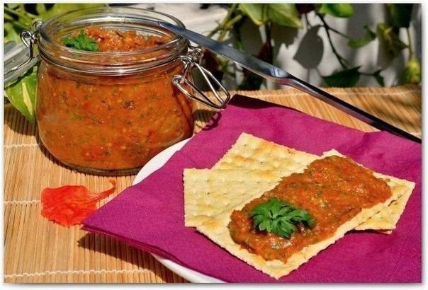 Eggplant caviar with tomato paste: recipe