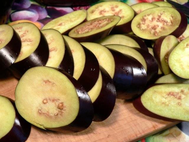 Eggplant in adjika: recipe 