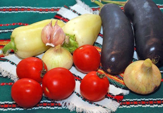 Eggplant Pyaterochka for the winter