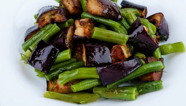 Eggplant with beans for the winter: the best cooking recipes, video