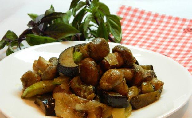 Eggplant with champignons: a recipe for the winter with a photo