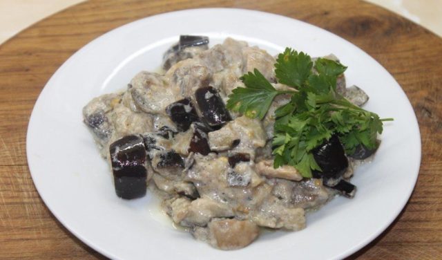 Eggplant with champignons: a recipe for the winter with a photo