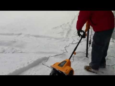 Electric snow shovel