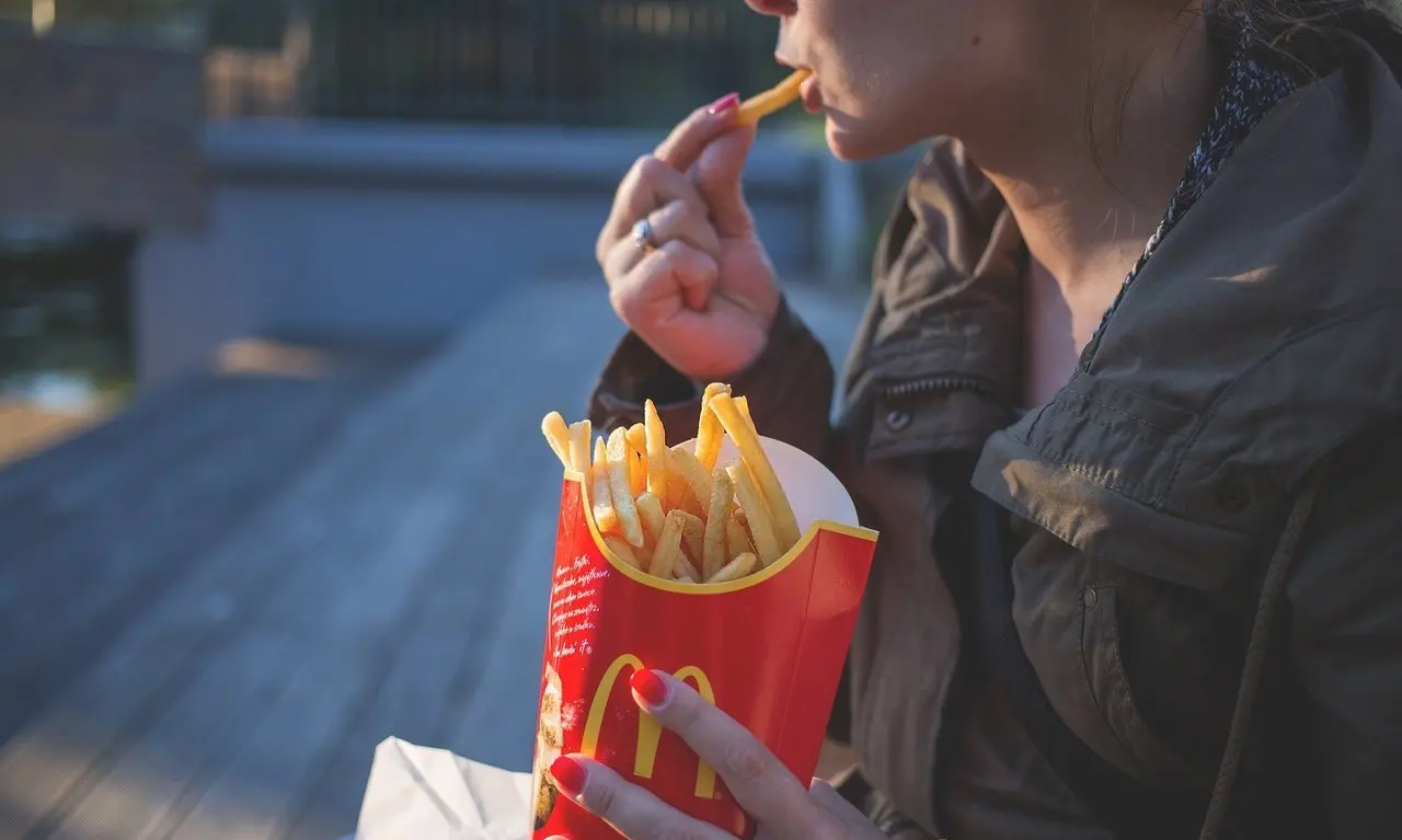 Fast-food eating associated with the risk of depression