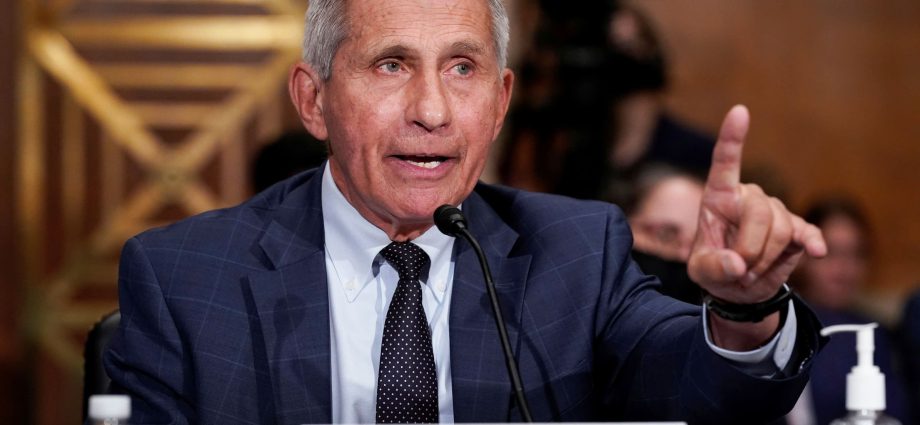 Fauci about the fuss over the third dose: it&#8217;s scary