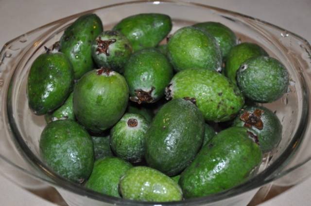 Feijoa jam without cooking