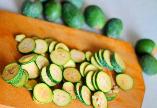 Feijoa tincture on alcohol or moonshine