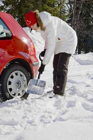 Fiskars snow shovel