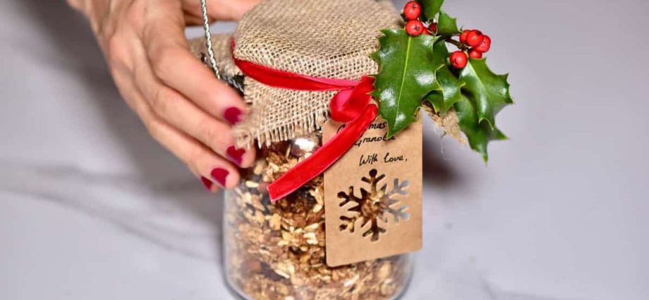 Five ideas for healthy Christmas gifts for her