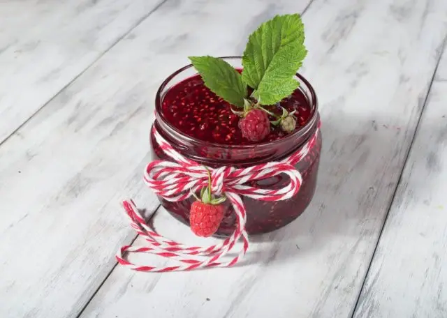 Five-minute raspberry jam: step-by-step instructions for the winter