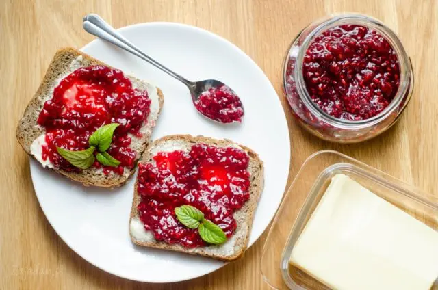 Five-minute raspberry jam: step-by-step instructions for the winter