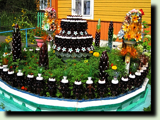 Flowerbeds from plastic bottles: how to do it yourself