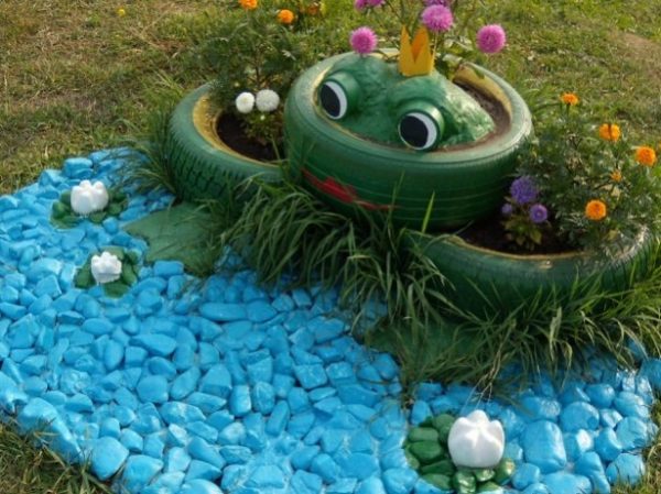 Flowerbeds from tires with their own hands: the original decoration of the garden