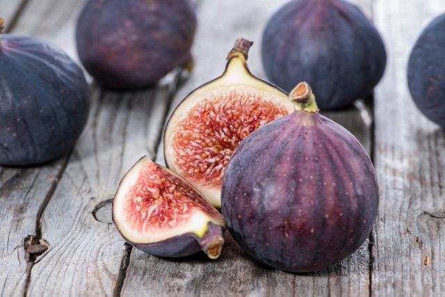 Freezing figs for the winter at home