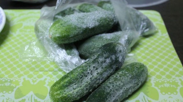 Freezing fresh and pickled cucumbers for the winter in the freezer: reviews, videos, recipes