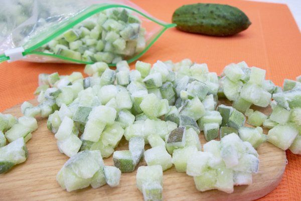 Freezing fresh and pickled cucumbers for the winter in the freezer: reviews, videos, recipes