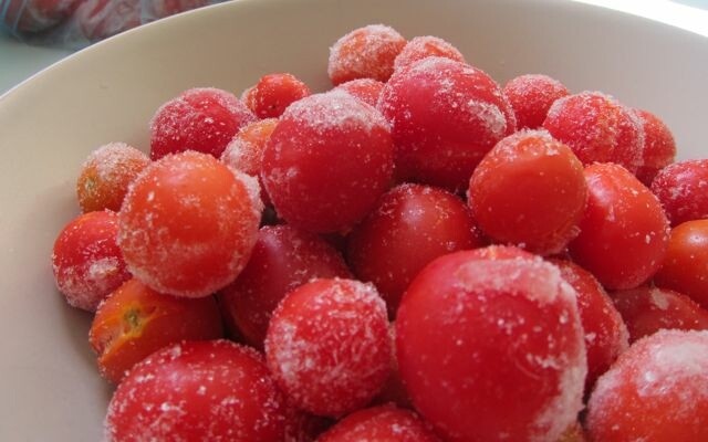 Freezing tomatoes for the winter at home