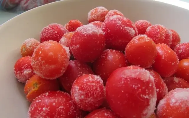 Freezing tomatoes for the winter at home