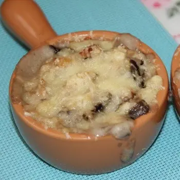 Fresh, dried and frozen porcini mushroom julienne