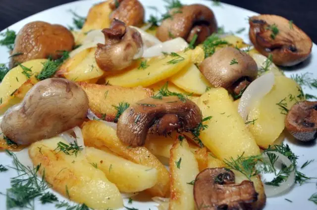 Fried boletus with potatoes: cooking recipes