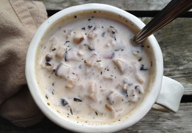 Fried champignons with onions and sour cream: how to cook in a pan, in a slow cooker, mushroom sauce, gravy