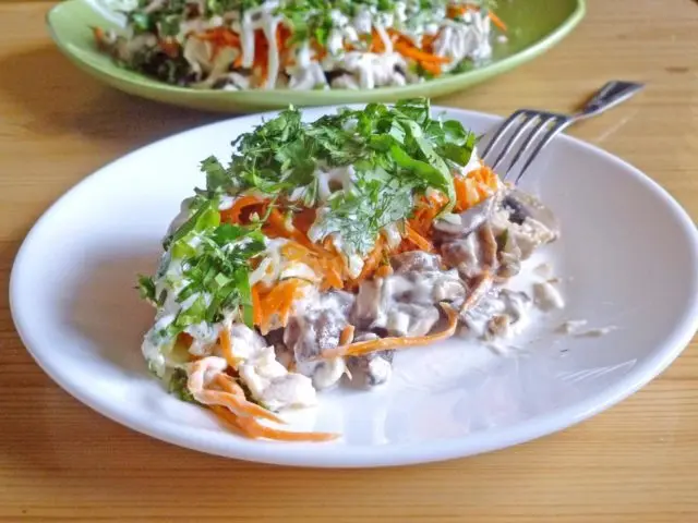 Fried champignons with onions in a pan, in a slow cooker: how delicious to fry with carrots, whole