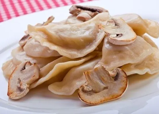 Fried champignons with onions in a pan, in a slow cooker: how delicious to fry with carrots, whole