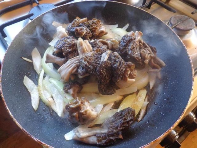 Fried morels: with potatoes, in a pan, recipes with photos