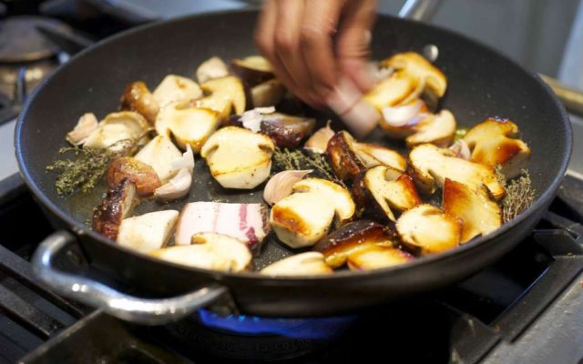 Fried porcini mushrooms in a pan: delicious cooking recipes