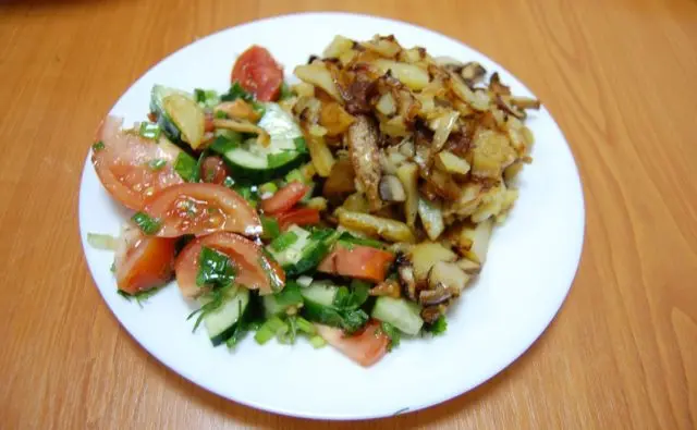 Fried porcini mushrooms with potatoes: cooking recipes