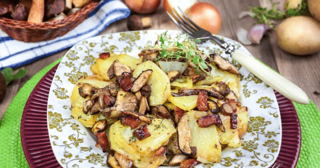 Fried potatoes with champignons in a pan: delicious recipes with onions, cheese, chicken, meat