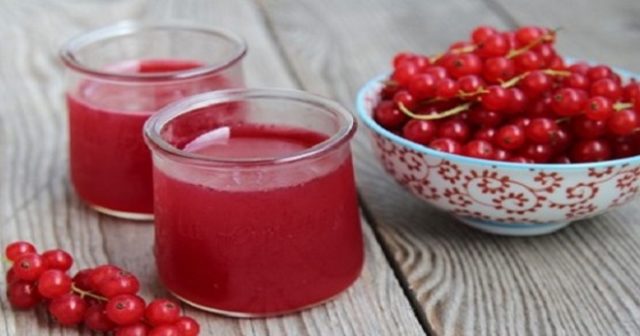 Frozen black (red) currant compote: recipes with photos, benefits